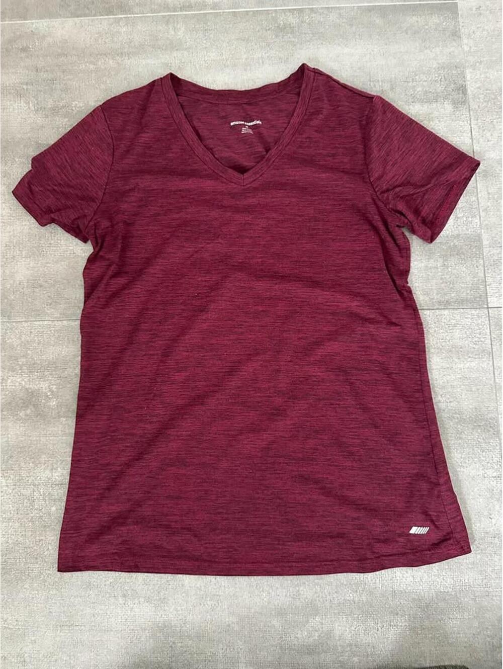 Women's • Amazon Essentials V-Neck T-Shirt